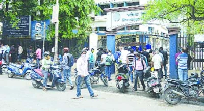 పీఎఫ్ ఆఫీసులో పెన్షనర్లకు ఇక్కట్లు