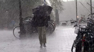 Telangana Monsoon: తెలంగాణలో ఈదురుగాలులతో కూడిన భారీ వర్షాలు... నేడు ఈ జిల్లాలకు ఆరెంజ్ అలర్ట్