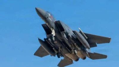 ஈரானில் சுட்டு வீழ்த்தப்பட்ட அமெரிக்க போர் விமானம்.. மாயமான விமானி மீட்பு