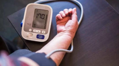బీపీని ఇంటి దగ్గరే చెక్ చేస్తున్నారా? AIIMS డాక్టర్స్ చెప్పిన ఈ చిట్కాలు తెలుసుకోవాల్సిందే!
