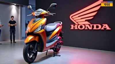Honda Activa 6G DLX: মধ্যবিত্তের জন্য পুরো 'তুফান'! ৬০ কিমি মাইলেজের Honda-র এই স্কুটি দাম কমিয়ে সবার মনে তোলপাড় ফেলে দিয়েছে