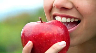 Eating Unwashed Fruits? Neurologist Says Pesticide Residue May Give You Parkinson's