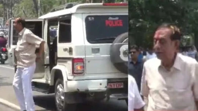 Naihati IC Suspension: পুলিশের গাড়িতে চেপে মনোনয়নে গেলেন তৃণমূল চেয়ারম্যান, নৈহাটি থানার আইসি-কে সাসপেন্ড করল কমিশন