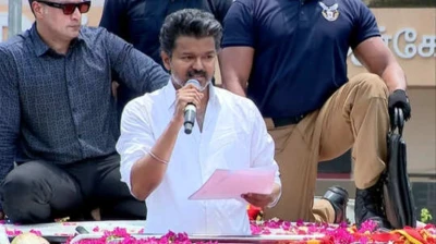 TVK Vijay: திமுக - காங்கிரஸ் கூட்டணி அல்ல; குழப்ப அணி.. புதுச்சேரி பிரச்சராத்தில் விஜய் தாக்கு