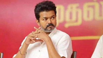 పెరంబూరు, తిరుచ్చి ఈస్ట్‌లలో ఏ స్థానానికి విజయ్ రాజీనామా చేస్తారు?... అక్కడ టీవీకే నుంచి బరిలో నిలిచేది ఎవరు?