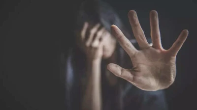 హైదరాబాద్‌లో షాకింగ్ ఘటన... బీటెక్ విద్యార్థినిపై క్లాస్‌మేట్ అత్యాచారం