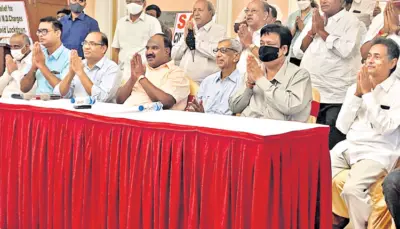 'సింగిల్స్క్రీన్ థియేటర్లను ఆదుకోవాలి'