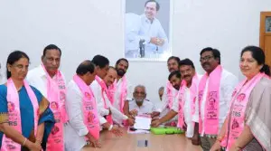 టీఆర్ఎస్ అధ్యక్ష పదవికి సీఎం కేసీఆర్ నామినేషన్