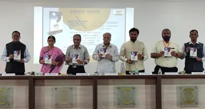 प्राचार्यांची कविता "फुलोरा'त बहरली