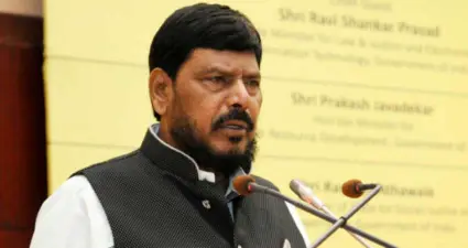 नागरिकत्व विधेयकाबाबत कॉंग्रेस मुस्लिमांना भडकवत आहे : आठवले