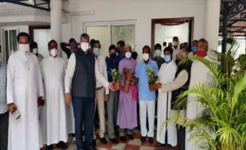 మంత్రి కొప్పుల ఈశ్వర్ను కలిసిన క్రిస్టియన్ మత ప్రముఖులు