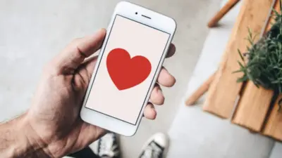 Indians feel least secure while dating online: Study
