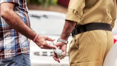 'पीएसआय'ला २० हजारांची लाच घेताना रंगेहाथ पकडले