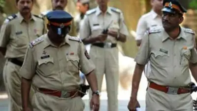 ബലാത്സംഗ പ്രതി യുപിയിലെ പോലീസ് ലോക്കപ്പില് തൂങ്ങിമരിച്ചു, 3 പോലീസുകാരെ സസ്പെന്ഡ് ചെയ്തു