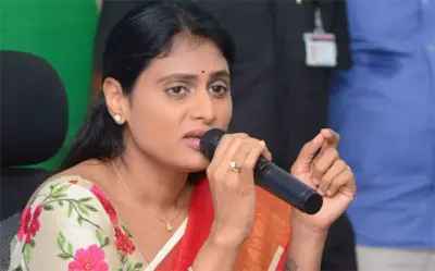 తెలంగాణ సర్కారుపై వైఎస్ షర్మిల సంచలన వ్యాఖ్యలు