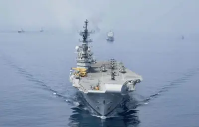 'आयएनएस विराट' 100 कोटीस विकण्यास तयार, युध्दनौका वाचविण्यासाठी अखेरचा पर्याय