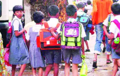 शाळा उघडणार. कुठे स्वागत तर कुठे चिंता