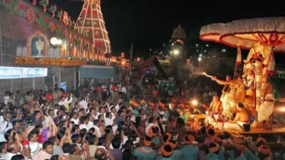 దళారీలను ఏరిపారేస్తామని, శ్రీవారి దర్శనం టికెట్ ధర పెంచుతారా?