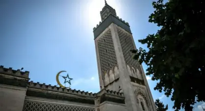 ৭৩টি মসজিদ বন্ধ করল ফ্রান্স