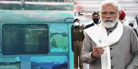 இந்தியாவின் முதல் நீருக்கடியிலான சுரங்க மெட்ரோ ரயில் சேவையை தொடங்கி வைக்கும் பிரதமர்