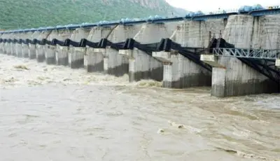 Telangana : పులిచింతల ప్రాజెక్ట్కు వరద ఉధృతి.. ఐదు గేట్లు ఎత్తివేత