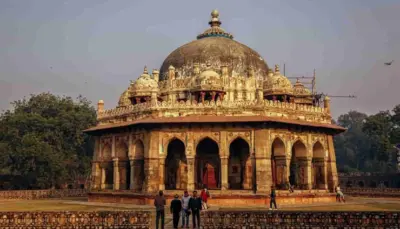 List Of 11 Most Famous Tombs In India