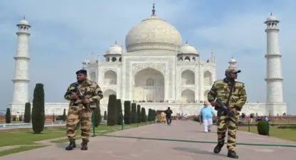 Taj Mahal Vacated After Hoax Bomb Call