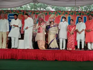 అలయ్ బలయ్ కు హాజరైన ప్రముఖులు