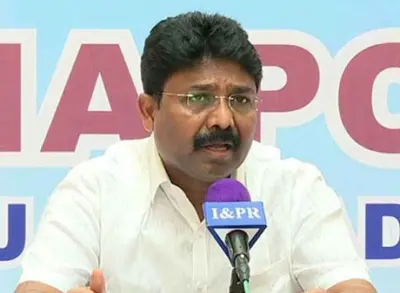 8వ తరగతిలో 70శాతం హాజరు : సురేశ్
