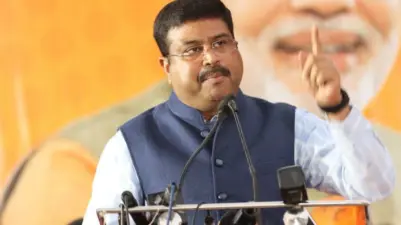 केंद्रीय पेट्रोलियम मंत्री धर्मेंद्र प्रधान यांना करोना