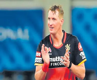 పాండ్యా, మోరి్సకు మందలింపు