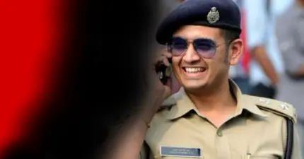 ഇങ്ങനെയുമാവാം ശിക്ഷ; ലോക്ഡൗണ് ലംഘിച്ചവരെ കൊണ്ട് ഏത്തമിടീച്ച് യതീഷ്ചന്ദ്ര