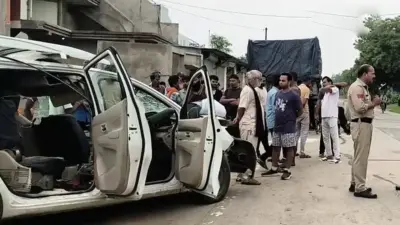 గమ్యం చేరకముందే విషాదం.. రోడ్డు ప్రమాదంలో నలుగురు దుర్మరణం!
