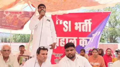 एसआई भर्ती-2021: चयनित अभ्यर्थियों ने न्याय की मांग को लेकर किया शहीद स्मारक पर सत्याग्रह
