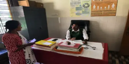 ವೈದ್ಯರ ಅನಧಿಕೃತ ಗೈರು: ಶಿರೋಳ ಪ್ರಾಥಮಿಕ ಆರೋಗ್ಯ ಕೇಂದ್ರಕ್ಕೆ ಇಓ ದಿಢೀರ್ ಭೇಟಿ
