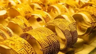పతనమవుతున్న బంగారం ధర.. అంతర్జాతీయ పరిణామాలేంటి? తెలుగు రాష్ట్రాల్లో రేట్లు పరిశీలిద్దాం