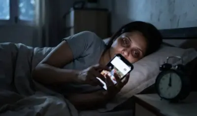 डूमस्क्रॉलिंग से बचने के लिए स्मार्ट डिजिटल हैक्स