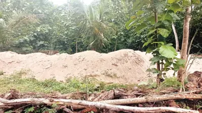 business with sand 'గుట్ట'గా వ్యాపారం