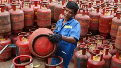 PM Modi on LPG: घरगुती गॅस सिलिंडरची किंमत 2000 रुपये. मोदींच्या वक्तव्याने धक्का! संकटाच्या काळात नेमकं काय घडलं?