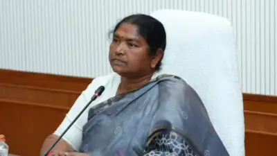 అంగన్వాడీ టీచర్ల జీతాల పెంపుపై మంత్రి సీతక్క కీలక ప్రకటన