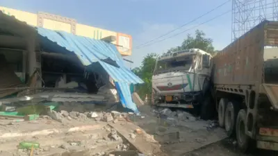 Karimnagar | ఇంట్లోకి దూసుకెళ్లిన లారీ.. డీజిల్ ట్యాంక్ పేలి మంటలు