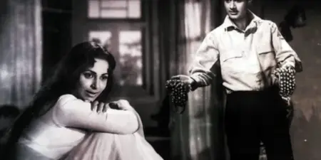 350 दिनों तक थिएटर्स में लगातार चली थी Dev Anand की कल्ट फिल्म