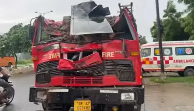 ग्रेटर नोएडा फैक्ट्री अग्निकांड: आग बुझाने के दौरान दीवार-बीम गिरने से 2 दमकलकर्मियों की मौत, 3 घायल