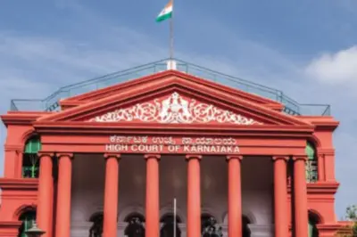 HIGH COURT: 'ಅಧಿಕಾರಸ್ಥರೇ ಭೂಮಿ ನುಂಗಿದರೆ ಹೇಗೆ? ರಾಜ್ಯದ ಮಾಜಿ ಸಚಿವನ ಕೇಸ್ ತನಿಖೆಗೆ ಹೈಕೋರ್ಟ್ ಗ್ರೀನ್ ಸಿಗ್ನಲ್