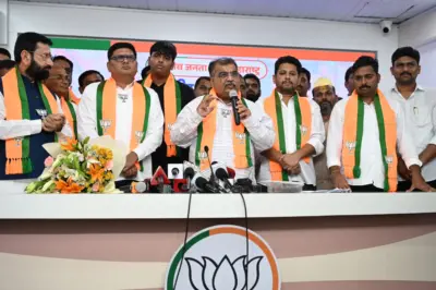 माजी मंत्री प्राजक्त तनपुरे यांच्यासह राष्ट्रवादी शरद पवार पक्षाच्या शेकडो पदाधिकाऱ्यांचा भाजपात प्रवेश