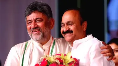 കര്ണാടകയില് ഡി.കെ യുഗം; പരമേശ്വരയ്യ ഉപമുഖ്യമന്ത്രി, 13 മന്ത്രിമാരും അധികാരമേറ്റു