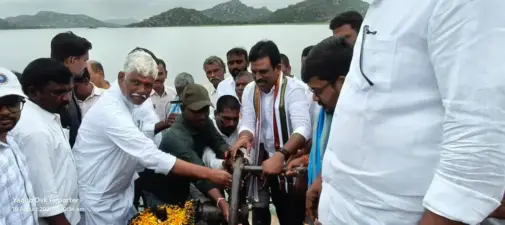 కోయిల్సాగర్ ప్రాజెక్ట్ నుంచి సాగునీరు విడుదల
