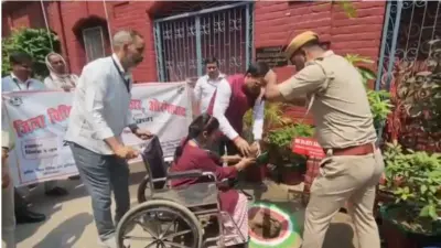 औरंगाबाद में पर्यावरण दिवस पर प्रधान जिला जज की अनूठी पहल : दिव्यांग महिला कर्मी से कराया वृक्षारोपण दिव्यांग समाज का सशक्त हिस्सा, किसी से कम नहीं: प्रधान जिला जजपर्यावरण और जीवन का अटूट संबंध, संरक्षण का संकल्प जरूरीआने वाली पीढ़ी को सुरक्षित भविष्य देने के लिए निभाएं अपना कर्तव्यअंकिता ने जताया आभार, आम जनता से की पेड़ लगाने की अपील