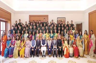 انڈین سول سروسیز کیلئے منتخب نئے بیچ کے ۱۸۳؍ تربیتی افسران سے وزیراعظم مودی کا خطاب