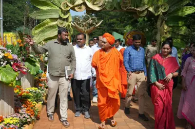 ಮೈಸೂರು | ಲಿಂಗಾಂಬುಧಿ ಸಸ್ಯತೋಟ: ಪುಷ್ಪಮೇಳ ವೀಕ್ಷಿಸಿದ ಗವಿಸಿದ್ಧೇಶ್ವರ ಶ್ರೀ